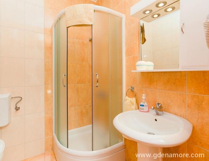 Rosic Studio  Tivat 2+1